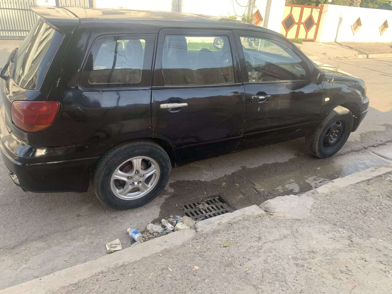 سلام عليكم للبيع مسبوشي اوتلاندر موديل 2004 محرك كير خير من الله الحداديه زينه الكهربائيات شغاله التبريد مايشتغل بيهه ضربه بلجاملغ الخلفي والباب الخلفي مصبوغه للجماليه رقم انكليزي بغداد باسمنه سنويه جديده تحويل ثاني يوم سعر 40 وبيهه مجال مكاني بغداد البلديات وهذا رقمي ***********
