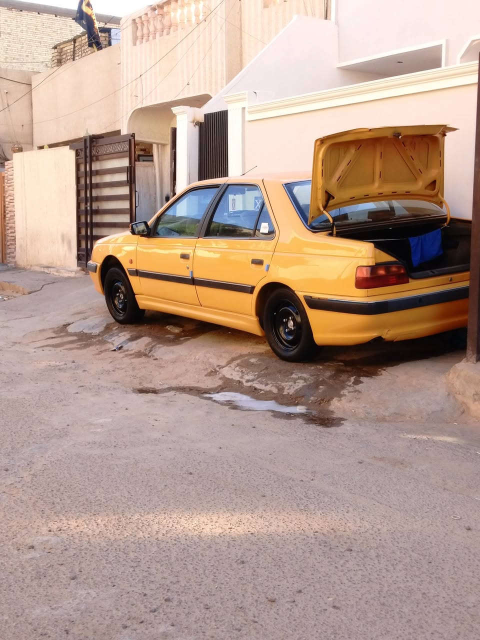 السلام عليكم بيجو بارص 17جديده مكفوله كفاله عامه مكينه كير تبريد جدد تخم تاير جديد بسمي ارقام جدد مصفر من كلشي سنويه 30رقم بغداد انكليزي المكان بياع حي الموصلات رقمي ***********السعر57وبيه مجال
