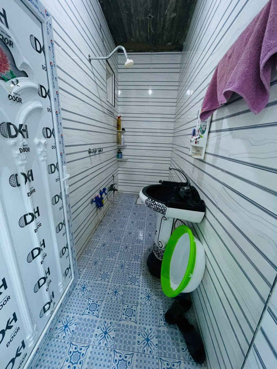 دار للبيع مساحه ١٥٠ متر طابو صرف

علشارع ٢٠ متر تبليط

وساحه

العنوان ابي غرق حي معلمين ١١٩

يحتوي علئ غرفتين نوم بناء حديث البيت

***********
