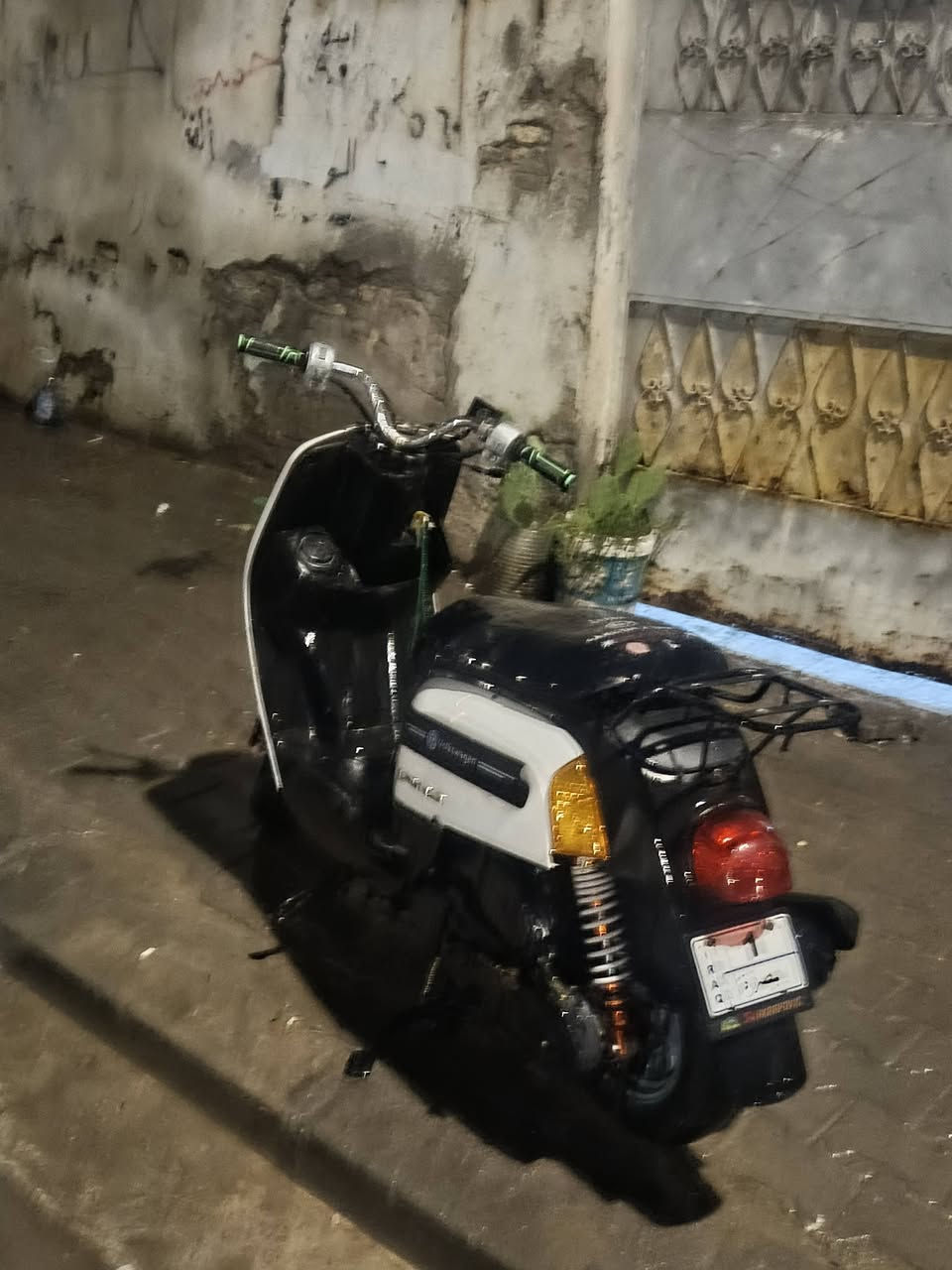 السلام عليكم دراجه بوليسِ للبيعَ مفتوحهْ بس بـ الولفات كهربائيات شغاله سلف شغال 📍 بصره خمسه ميل سعر:٥٧٥ يوجد مجال في السعر الرقم خاص:***********
