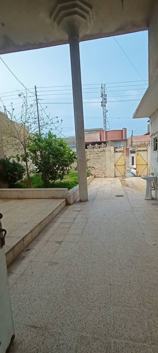 دار للايجار
حي البكر شارع المنظمة خلف تيم ماركت...
طابقين طابق الاول منفصل عن طابق الثاني 
كاشيء غرفتين نوم وهول ومشتملات 
كل طابق 
للاستفسار مراجعة مكتب المازن حي البكر شارع المنظمة قرب المركز 
او الاتصال على 📞☎️***********
