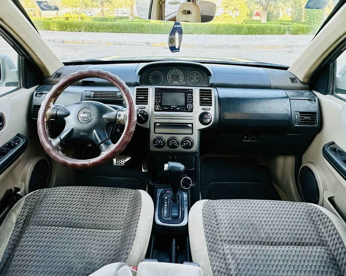 نيسان إكس-تريل (Nissan X-Trail)
موديل 2006، وارد خليجي ياباني الأصل ،
رقم بغداد أنگليزي ملصق هزة وسنوية مجددة لغاية 2030
محرك (2500 سي سي) - 4 اسلندر) ، وگير اوتماتيك 
تبريد شغال حدادية ممتازة شاشة مصابيح ضباب سفلية  نظام دفع رباعي All Mode 4x4 الذكي ، بين ثلاث وضعيات 2WD: دفع أمامي ، AUTO: يوزع الدفع تلقائياً ، LOCK: دفع رباعي ، 
مكفول من الحادث صبغ حزام للجمالية فقط اثر جراد فقط تحويل مباشر مكان السيارة بابل السعر 73 بيها مجال بسيط
***********
