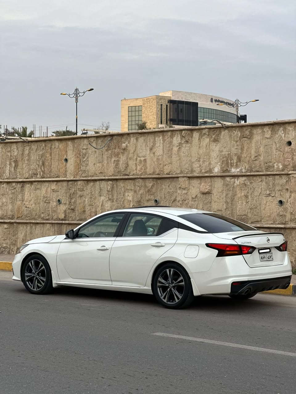 السلام عليكم
رمضان كريم 
التيما 
موديل ١٩
اعلى فئة SR بلص
رقم دهوك 
شرط التحويل 
ماشيه ٩٢ الف ميل 
.
الضرر 
بيها مكانين تعديل بارد 
.
المواصفات 
فتحه سقف 
كشنات جلد 
تدفئه كشنات 
كشن كهربائي
شاشه كبيره 
تحديد مسار 
كروز سرعه 
رادار جانبي 
رادار امامي 
وبقية المواصفات المعروفه 
.
الموقع الموصل حي نركال 
لمعرفه السعر الاتصال على الرقم 
***********
