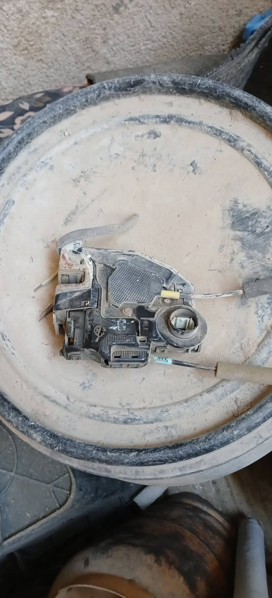 باب امامي جهة السكن  بيها رصعه خفيفة وباب خلفي خلف باب السكن وترايش بوب جهة السائق وكيلون باب كلهن ب١٢٥  للتواصل ***********
السيارة كامري ٢٠٠٨
باب امامي جهة السكن  بيها رصعه خفيفة وباب خلفي خلف باب السكن وترايش بوب جهة السائق وكيلون باب كلهن ب١٢٥  للتواصل ***********  السيارة كامري ٢٠٠٨
