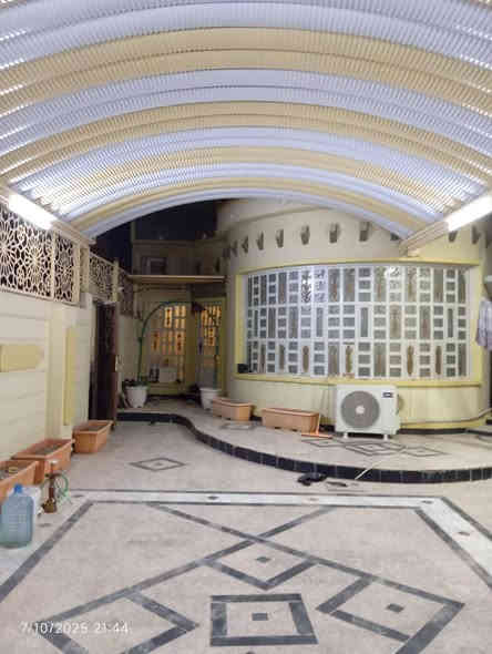 دار للبيع 
مساحه  350
مهيجران شارع الجلبي
قريب على شارع مال ابو الخصيب السياحي
طابو زراعي عراقي سند 25 ✍️ 
و كاله و نسخ من الطابو و مكاتب 
غرف نوم عدد 2
ديوانيه و صاله عدد 2
مطبخ تركي و حمام داخلي و خارجي 
كراج سيارات 
الطابق الثاني يحتوي 3 شقق
كل شقة غرف نوم و صاله و مطبخ 
ماء كهرباء مدرسه نت كلشي قريب 
هاتف ☎️ ***********☎️
