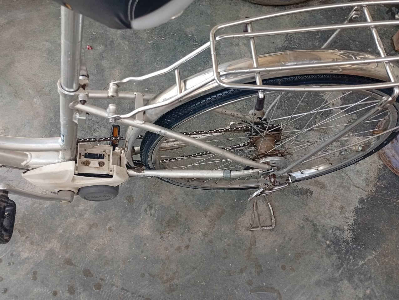 باسكيلات ياباني اصلي 
حجم 26
الاحمر كلوف
و الرصاصي اللشة لو فافون لو المنيوم كله شغال من بريكات وتبديلات  للبيع او مراوس بشحن


**إذا كنت صاحب هذا الإعلان وتريد حذفه لأي سبب، رجاءا أرسل رسالة إلى الدعم الفني**