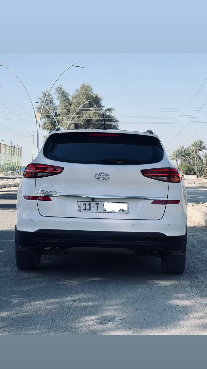 توسان 2019 خليجي فووول مواصفات
السياره جديده كلش مال بيت ماشيه 57 الف حقيقي 
  رقم بغداد الدولي 
كفاله عامه من الصبغ والحادث والتبديل 
بصمه 
بانوراما 
لايت خمس عدسات 
بك لايت لد 
كراسي ثنين كهرباء 
مري شفط 
والى اخره مواصفات الفول 
كير مكينه شرط عل وضع الشركه ممفتوح برغي بيهن 
السياره جديده واحلى من الصور 
وعليها ادامه من كلشي شرط فيت بم مال شركه لسه بيها  
السعر 208 وبيها مجال 
مكاني بغداد 
***********
