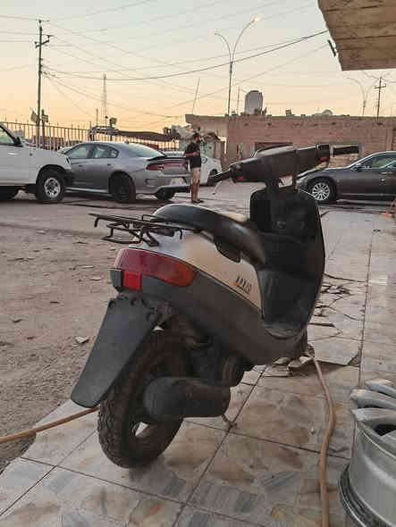 السلام عليكم دراجه بطه للبيع الدراجه شغاله نكره  هندر السلف عوزه باتري الدراجه مفتوحه مره وحده بيها صوت اكسن قليل السعر 425 وبيها مجال للشراي قليل الشراي يتصل *********** ميسان العماره حي الجامعه الدراجه أوراق اصولي بسمي تحويل مباشر
