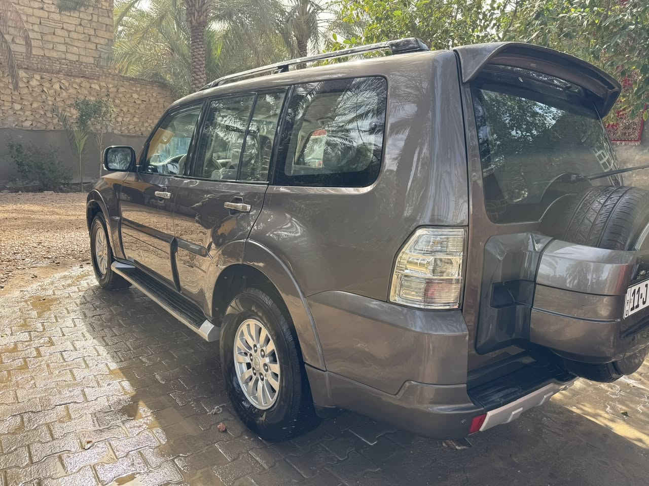 السلام عليكم للبيع بايجرو موديل 2010 رقم بغداد الجديد هزه وسنويه جاهزه من كولشي  على وظع الشركه بأسمنا مابيها اي نقص تخم تاير تبريد حداديه  كير محرك دبل كير كهربائيات  تبريد  تتفئه باتري لايت زينون كامرات أمامي خلفي +حساسات  شاشه مسويلها عزل طسه عنوان النجف رقم الموبايل *********** الأثير *********** السعر 135بيها مجال
