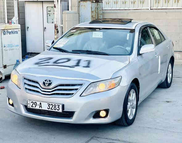 سلام عليكم            
📟فيديو قبل صبغ مرفق 📟
عندي كامري 2007 شكل 2011 يعني شكل لافلون رقم نكليزي          مشروع وطني تحويل باي مكان يعجبك 

                      🏠مكان سياره بغداد كراده مريم 🏠
مواصفات 
تحكمات ستيرن 
شاشه تاب     كشافات امامي    لايت زنون اصلي 
تبريد ممتاز جدا       ويل كب 16 عتيادي 
مكينه 2400           داخل مخمل 
باقي المواصفات معروفه عتياديه سياره 
ملاحظه 
وارد امريكي  جاملغ بنيد 
عندي فيديو قبل صبغ  جان بي جراد وملاحظات وصبغته 
                 حزام وقماره رش بس جيلاتين شفاف حمايه 
                          سياره مجهزه من كل نواحي    
    سعر 91$ بي مجال حق العمله 
                            هاتف ‭0773 040 1060‬
