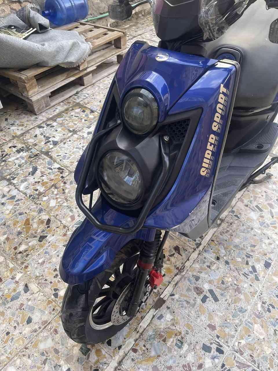 سلام عليكم دراجه شحن سكنس جبلي بطاريات ٦ مسطره تحتاج بطاريات فقط السعر ٥٠٠ وبيهه مجال 
***********
