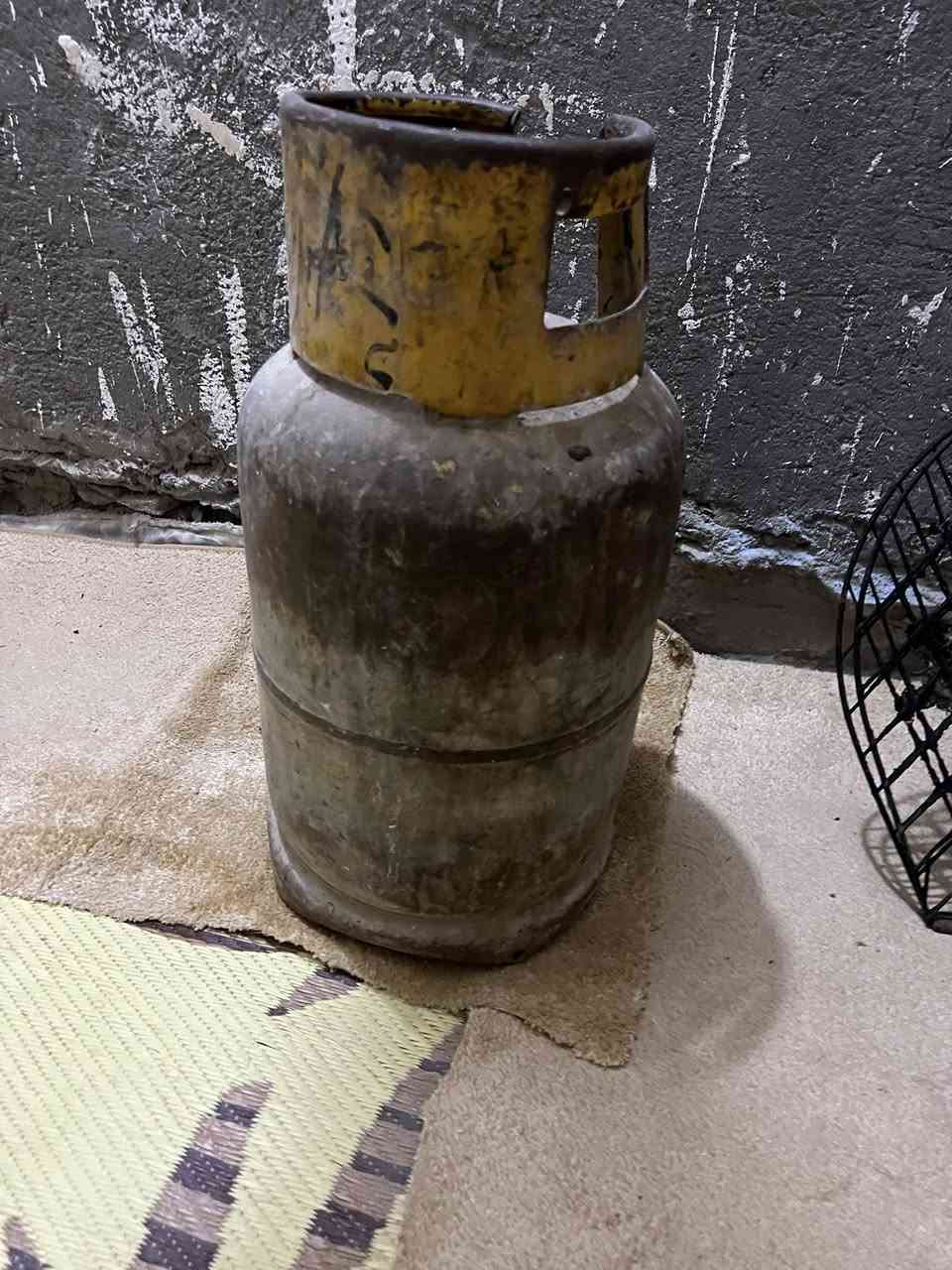 غراض بيت كلهن جدد شرط للبيع كلمن وسعره تريده اخذله سكرين وراسلني واسأل ***********
