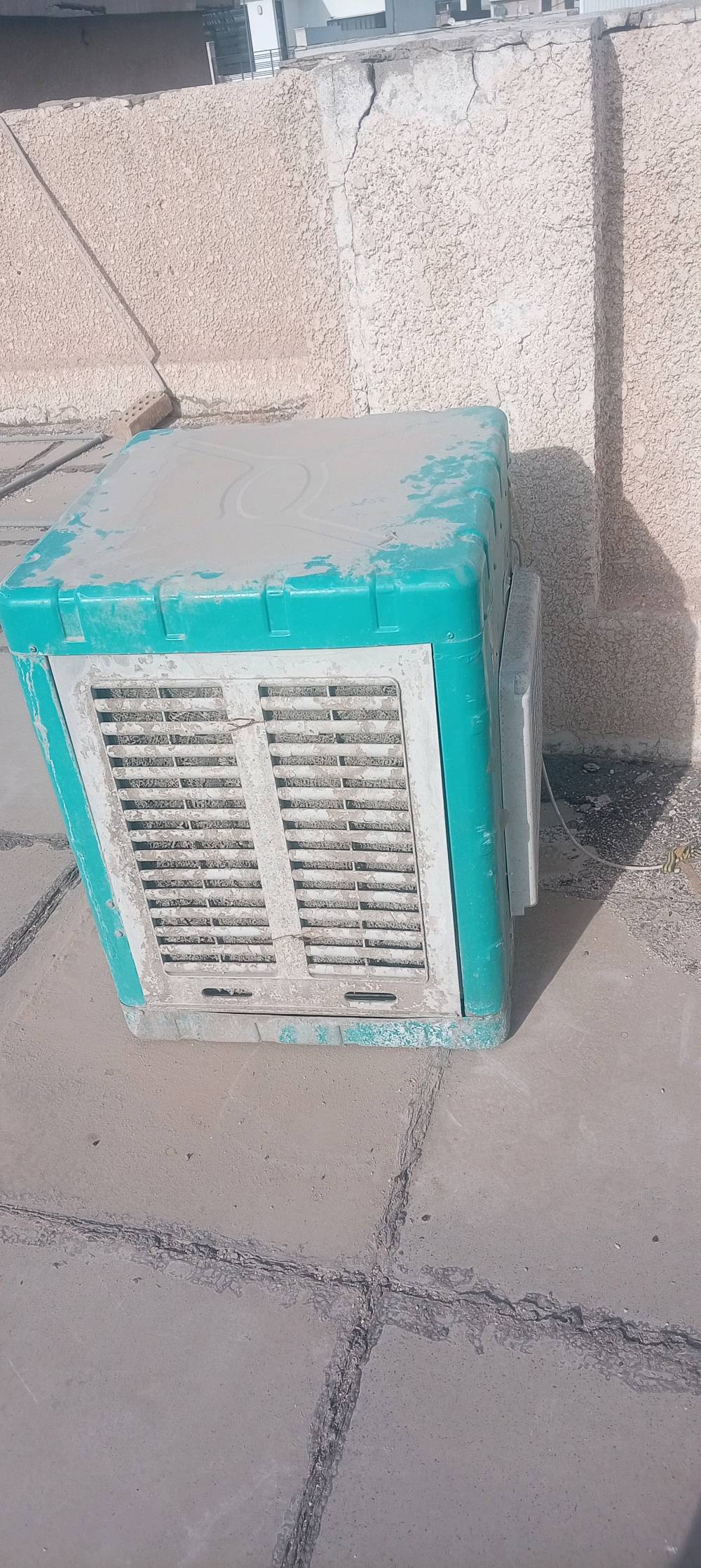 السلام عليكم ابيع غراض شلعة وحدة
كشر مبردة حجم 2500 اريدة ب20 الف
مبردة حجم 2000 شغاله كل نقص مابيها اريدها 60 الف
طابعه شغالة نوع كانون كاترج خارجي جاف بسعر 25000 استخدام شهر فقط
تلفزيون شغال بي كسر بالكفر بسعر 
10000
للاستفسار ***********
مكاني بغداد الغزالية