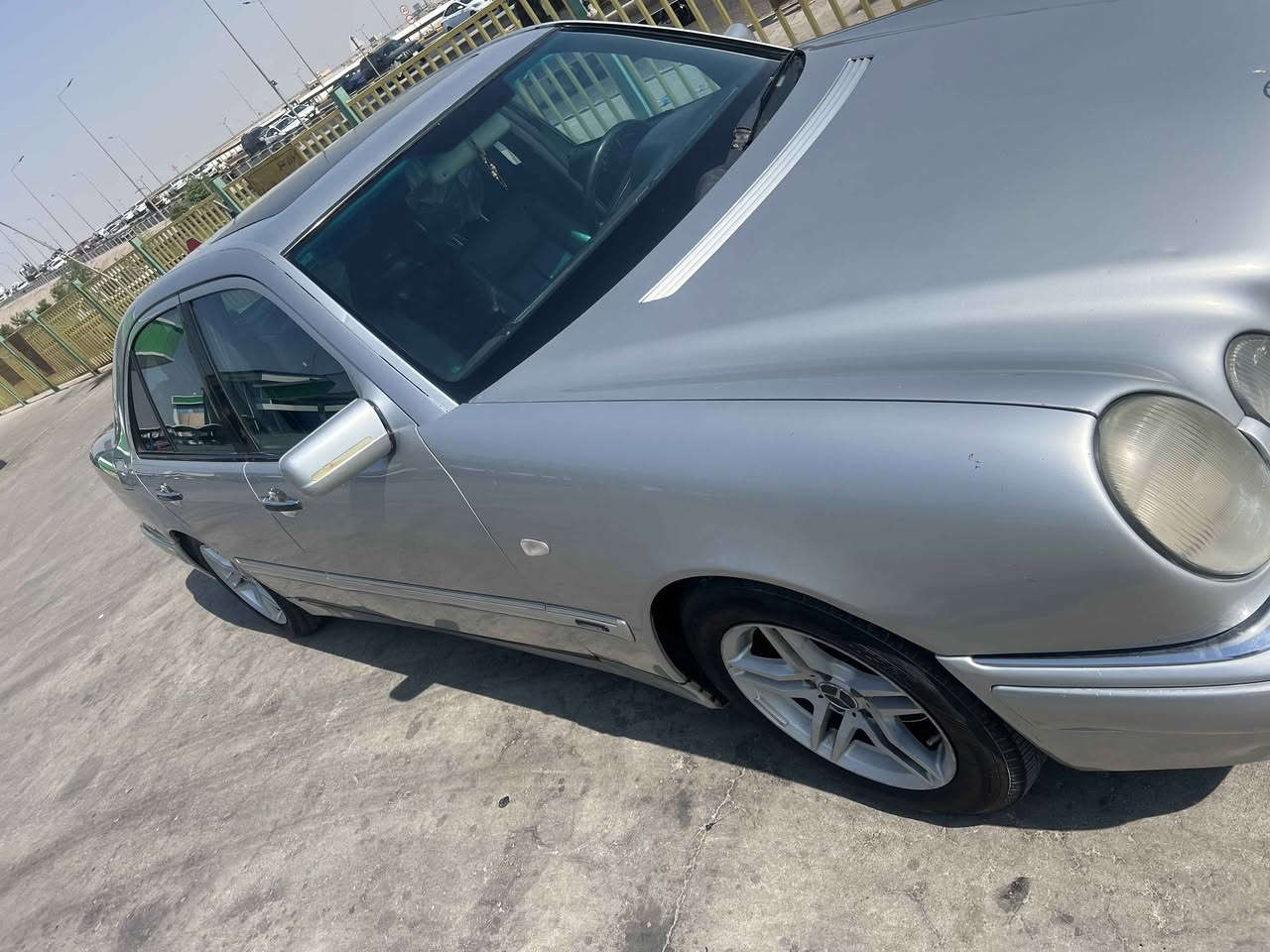 السلام عليكم 
مرسيدس ام عيون 1997 وارد يابان محرك 6v المرغوب كير_محرك&تبريد مكفولات حداديه جديده تخم تاير جديد سياره مال جناي ونضيفه مبدله سستم كامل مال حاويه نفس اللون بدون ضربه  ايرباكات كلهه سليمه 
سعر83$ وبيه مجال قليل مكان البصره
*********** الزبير, البصرة
