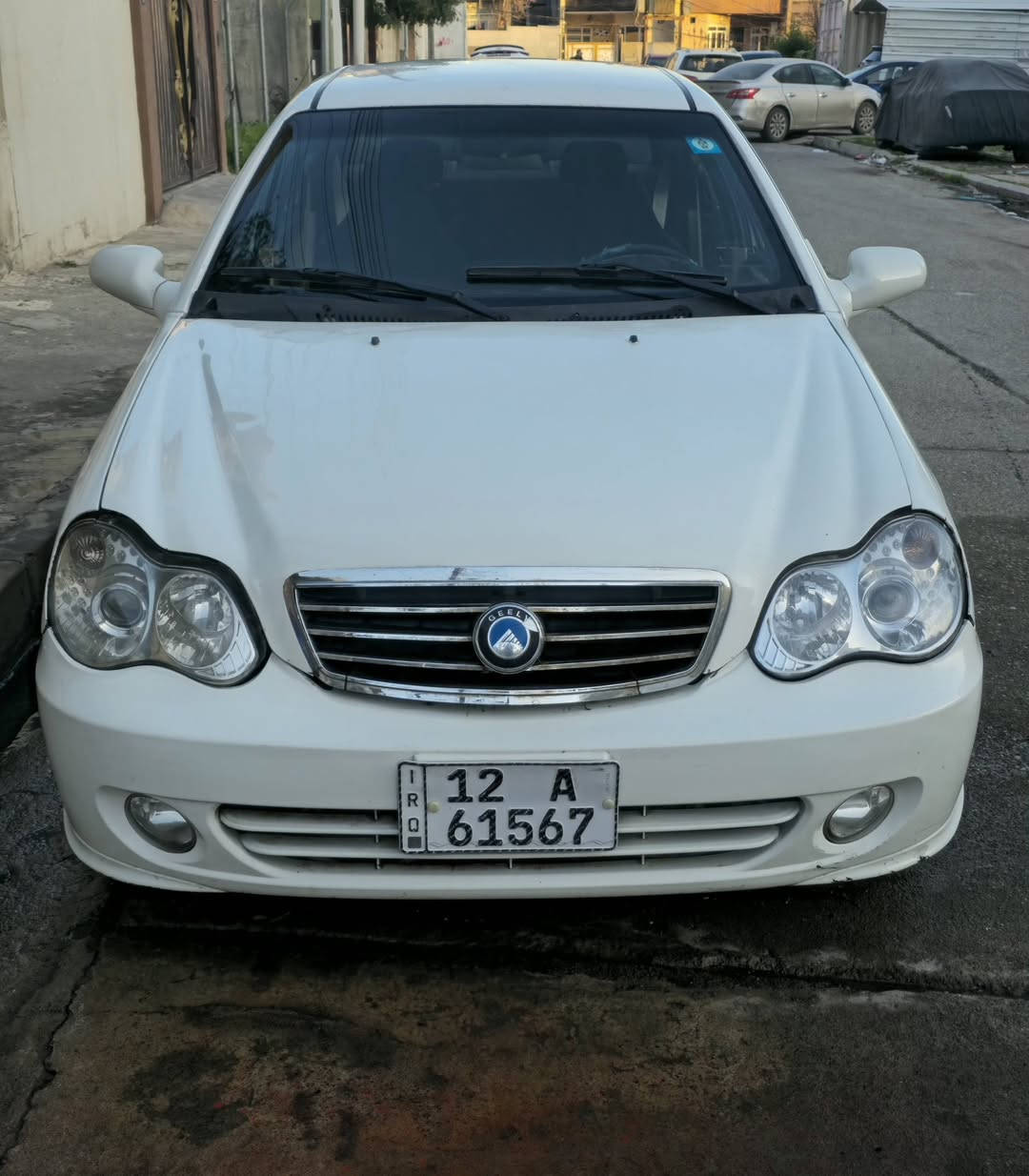 السلام عليكم للبيع ck موديل ١٣ الشكل القديم رقم نينوى الانكليزي رقم وهزة جديدة شرط تحويل كابون ورقي موجود محرك وكير شرط وايرمنية كلها شغالة محرك ١٦ كورلا تبريد موجود بس شد المنظومة السيارة ضررها جملغ الامامي وباب خلفي بدون دواخل والسيارة مصبوغة حازم فقط بدون معجون ودواخل سعرها مناسب سعرها ٤٤$ وبيها مجال بسيط للتواصل 
***********
***********
