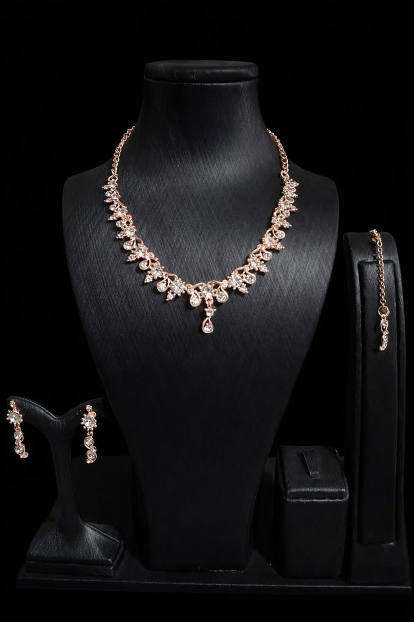 ✨ وصلتكم أفخم المجموعات الهندية! ✨
اكتشفي جمال الأطقم الهندية الفاخرة المصممة بذوق راقٍ ولمسة أنثوية تخطف الأنظار. يوجد من كل نوع دزاينات كثيره 

💫 مجموعة مميزة تتضمن:
– طقم كامل مرصّع بأحجار لامعة
– خرز بيجي راقي يضيف فخامة وأناقة
✨ المجموعة جاهزة للعرسان والمناسبات… ولمسة الهند الأصيلة تحجي عن جمالج!
اختاري تميزج… وكوني دايماً الأجمل ❤️
للاستفسار الاتصال على الأرقام التاليه واتساب
***********
***********
العنوان بغداد الزعفرانيه نهاية شارع الكهرباء
توجد خدمة توصيل داخل بغداد وجميع المحافظات
