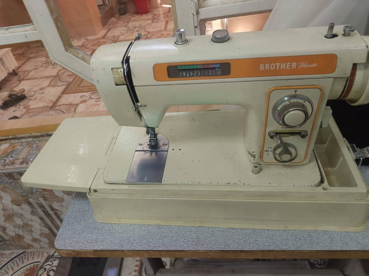 مكينة للبيع بلذر ياباني باب اول للبيع *********** السعر ١٥٠
