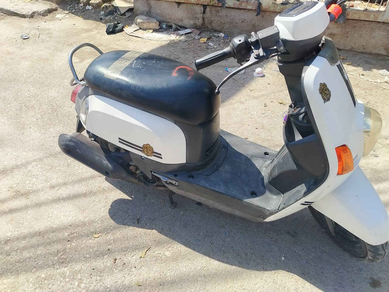 سلام عليكم دراجه لبيع بوليس المكان نجف ناحيت الحريه
السعر خاص 
التصال على الرقم
***********
