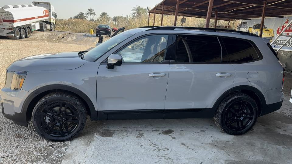 كيا تلورايد موديل 2025  لون اسمنتي وارد امريكي فول فئة ( برستيج)  اعلى مواصفات حادث دعاميه فقط مكفوله كفاله عامة من الصبغ والبارد والرصعات 
 فول مواصفات فتحتين كشنات  تبريد تدفئة 
ماشية (61 الف 

السعر 40 الف ترهم مراوس بسورنتو 23 او 22 
 كلشي موضحلك بالتصوير وبالمنشور

 

مواصفات سيارة  
1- بانوراما قطعتين
2-كشنات تدفئه تبريد امامي خلفي
 3-كشنات جلد مشمشي 
 4- 7 راكب vip منفصل  
5-كشنات خزن كهربائي 
6- نظام صوت متكامل (10) 
7-ستيرن تدفئه + هزاز ستيرن  
8-شاشه دجيتال الكتروني 
9-داتا شو 
10-خمسة كامرات 360 درجة
11-كامرة دواره 
12-كامرة بالمري +كامرا وسطية 
13-لايتات زينون 
14-لد خلفي 
15-اشارة بالمري 
16-بصمة 
17-بصمة ابواب 
18-سايد بريك كهربائيّ 
19-صندوق كهربائي ( بصمة ) 
20-نظام المنحدرات  
22-بردات خلفي 
23-محرك 6سلندر 3.8L 
24-تشغيل عن بعد و دخول ذكي 
25-اوتو هولد +اوتو ستوب 
26-توقف  ذكي 
27-مثبت سرعة مع مثبت مسارات 
28-تحديد مسارات متكامل مع قيادة ذاتية 
29-رادارات امامي خلفي جانبي 
30-حساسات امامي خلفي جانبي 
31-شحن وايرليس لجميع المقاعد الامامية والخلفية
32-التبريد مركزي 3 قطع 
33-اتو Stop 
34-المرايا الجانبية قلاب عند الرجوع للخلف
تنتة كنتارا 
رقم بغداد  باسمي 
مكان السياره النجف  

 هـ ***********واتساب
