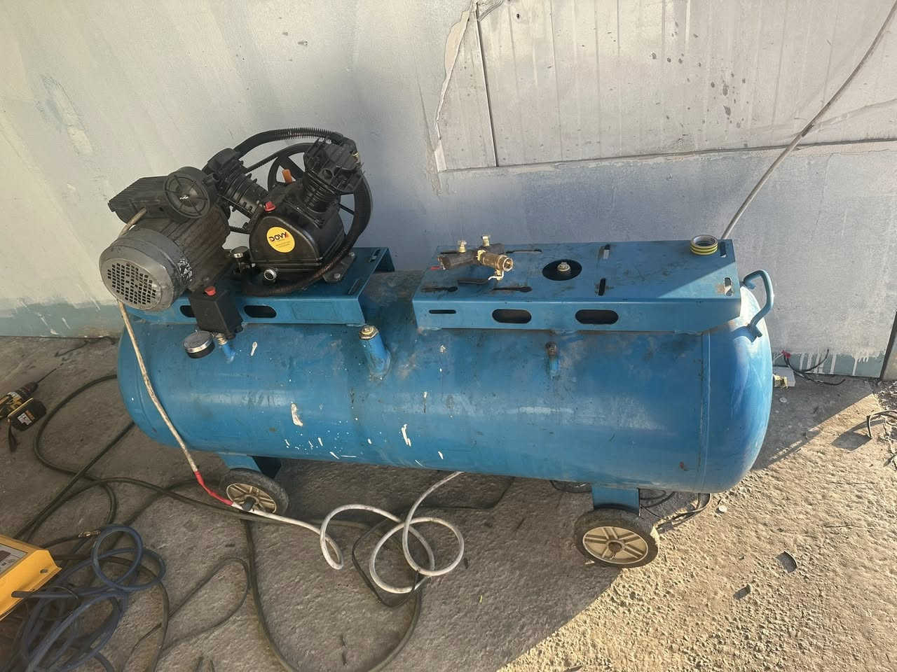 سلام عليكم كمبريسر مستعمل شغال الألوان بغداد الحرية ***********
