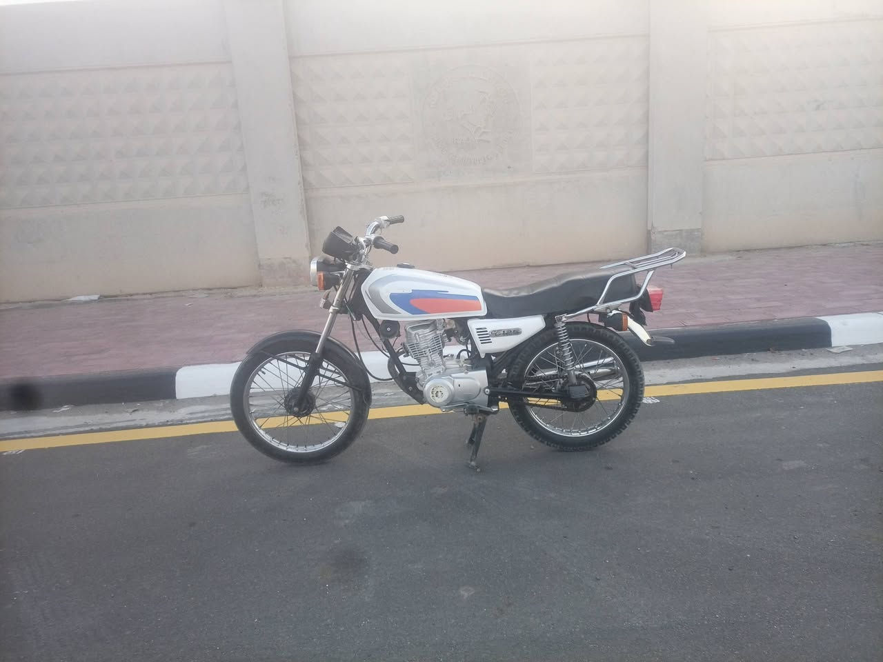 يالله السلام عليكم
دراجه اربعه كير ارشه تعميره نامه 24 موديل  بس شاصي دراجه 17 
كلشي مناقصهه مال جنايه اوراق اصولي كهربائيات كله شغاله الدراجه خير من الله سعر 650 
دراجه شلعتهه تخبل 
رقم تلفوني ***********
