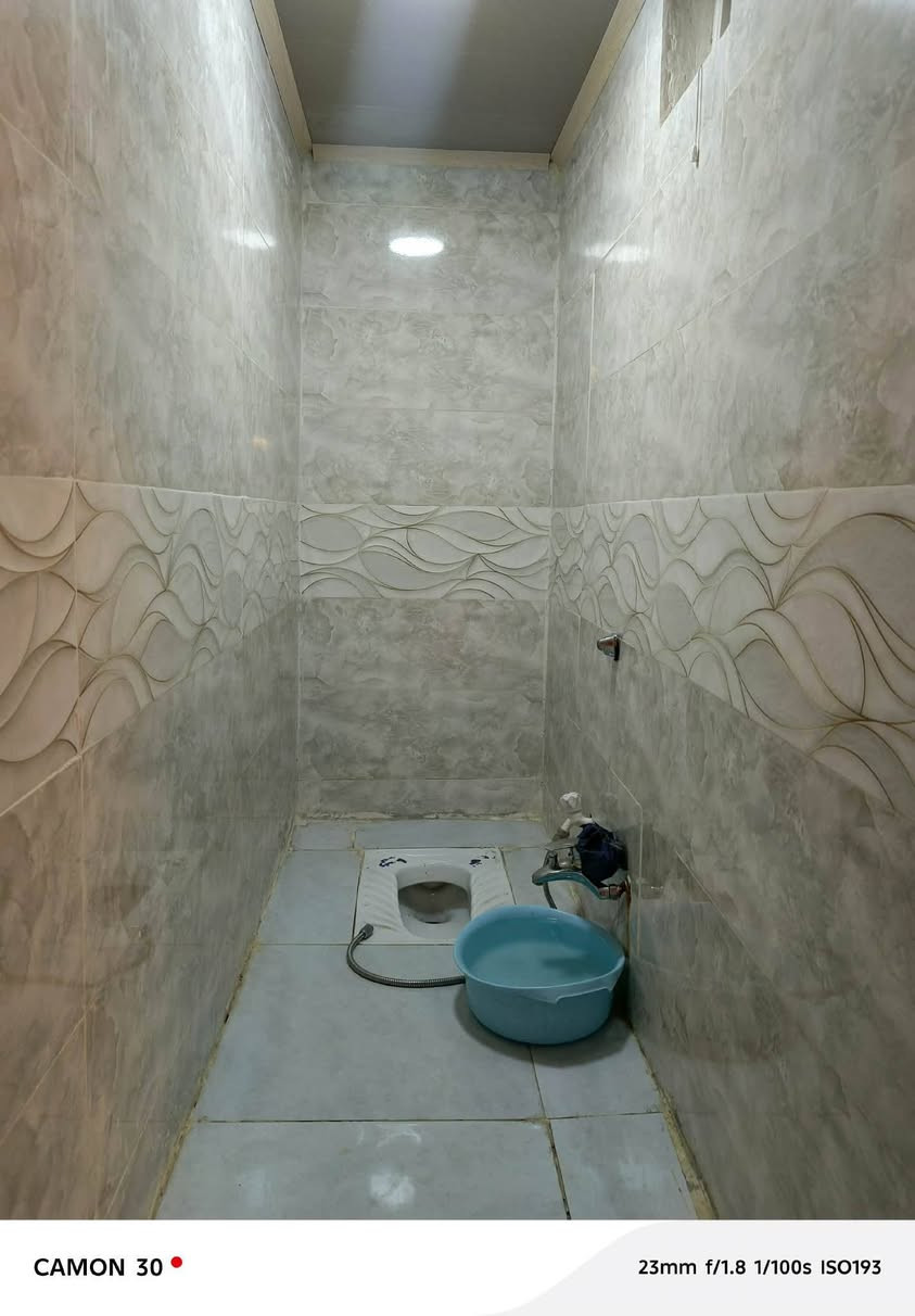 #بيع_مستعجل بسم الله الرحمن الرحيم بيت للبيع المساحه 60 متر طابو زراعي سند 25 اقرار محكمه طابقين 🔱 شغل درجه اولى مال جناي 🪬 مقابل قريه الغدير عمود 282 ♻🌖 الطابق الاول بناء طابوك اساس وسقف صب كونكريت والطابق الثاني بناء ثرمستون والسكف ثرمستون
الطابق الاول يحتوي على 
✅غرفه
✅صاله
✅مطبخ
✅حمامات + مكشوفه
الطابق الثاني يحتوي على
✅غرفه
✅صاله
✅مطبخ
✅حمامات 
كل هاذا والسعر صدمه 😱 مناسب جدا السعر 22 مع المجال 🔥🔥 
للاستفسار ***********♻

#ملاحضه_يوجد_واتساب📩📩
