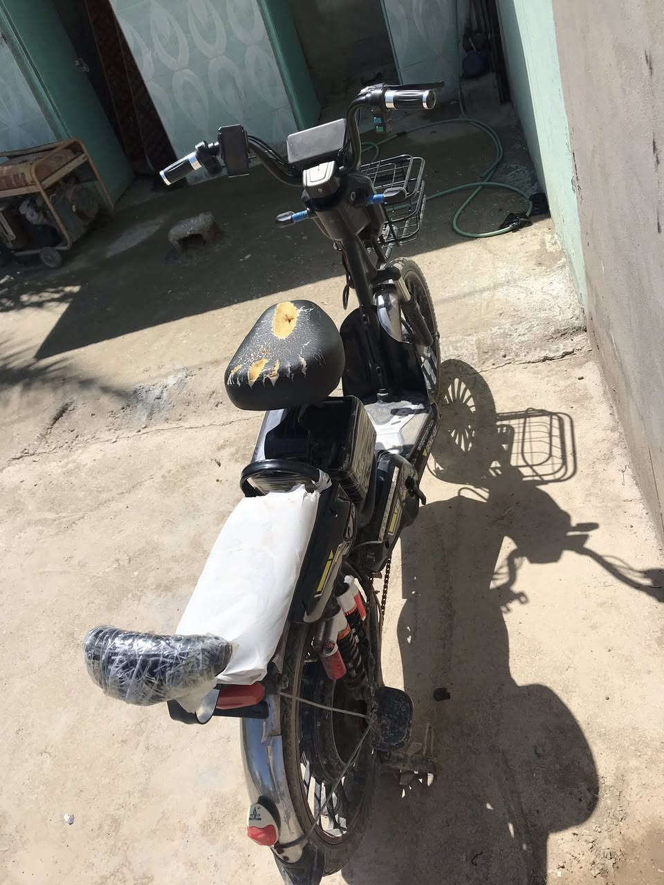 بايسكل شحن للبيع
موديل ٢٠٢٤

بطاريات نص عمر بس يمشي ١٠ كيلو هيج

تايرات مابيهن شي 

سلة بي 

هورن كلوب 

بس اشاير مكسرة 

كفرات زينة هم بيهن كسور 

نشرة بي 

الشاشة شغالة بس كيلو متر يشتغل بس ميعد

شوفا. بل منشور ً واتصل رجاءً اقرا منشور عدل 

مكاني ديالى قرب مجسر عبدالله بن علي

 بي واتساب           ***********

مايشتري لايخابر ويراسل 

سعر خاص ماسنجر
واتساب
