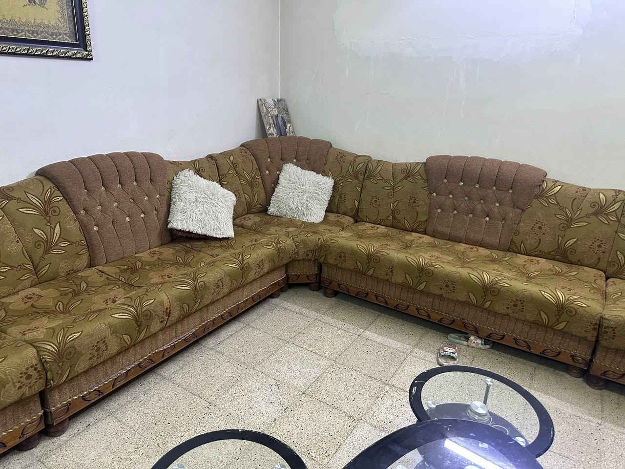 ديوان مستعمل مع مستريحة ديكور  شغل عراقي نظيف القياس 11متر السعر 250الف للتواصل
***********
***********
المكان داخل الموصل
