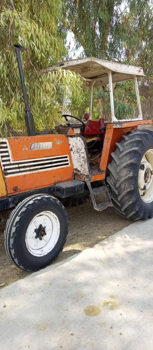 السلام عليكم تركتر فيئات للبيع معا تبانه وعربانه ساري باكور   المكان  كركوك
***********
