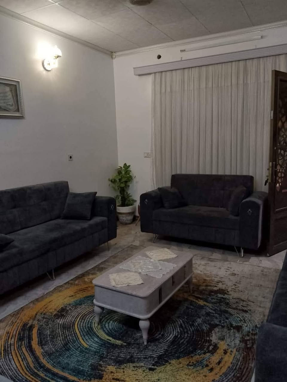 اعلان رقم ٦٢٨
دار للبيع المساحة ١٧٠م طابق واحد ركن الواجهه ١٠م الموقع كركوك حي عدن خلف مدينة العاب سمايلاند الموقع كلش حلو ومنطقة هادئه نوع العقار( زراعي ) المعامله كامل بيها اوراق سنة البناء ٢٠٢١ 
الدار يحتوي على كراج وحديقه واستقبال ومطبخ حار وبارد وهول وغرفة نوم عدد ٢ وصحيات وبيتونه 
استفسار اكثر اتصال على الرقم الموبايل 
***********

