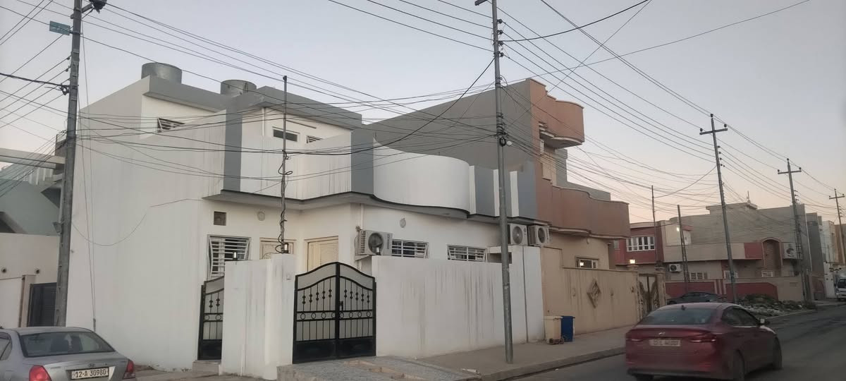 اعلان رقم 166
🔴 البيت في مقاطعة 118
🔴 سند طابو الزهور
🔴 المساحة 100 متر  ركن
🔴 السعر 200 مليون
🔴 طابق واحد يتكون من كراج ومطبخ واستقبال هول وسطي وصحيات  غرف نوم
🔴 الطابق الثاني غرفة نوم وسطح
🛑يعلن  مكتب أرض الكندي للتجارة العقارات 🔊
🔥🔥 بيع وشراء الأراضي  والبيوت 🔥🔥(سكني/ زراعي/ تجاري)
🛑يوجد عروض اخرى في المكتب✅نستقبل كافة العروض 🔥
🛑لتفاصيل اكثر زيارة المكتب او الاتصال على أرقام الهواتف

***********

***********

***********
