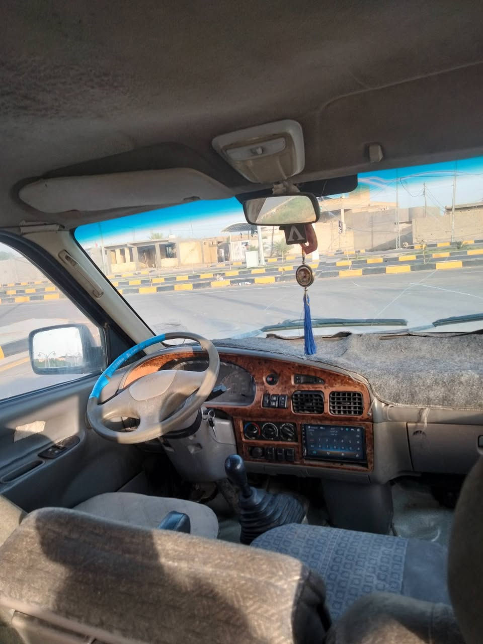 السلام عليكم سياره للبيع 2001 السنويه 2030 محرك وقير واكسن خير من الله الروم انجليزي السعر 60 وبيها مجال المكان الناصريه جسر الحولي رقم ***********
