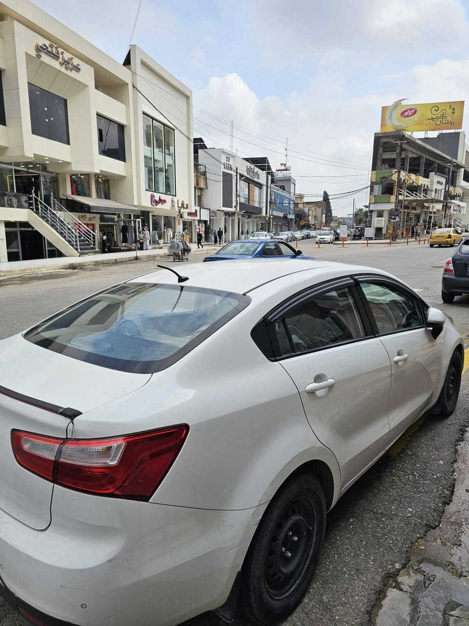 كيا ريو 2013 — خليجي
المحرك: 1.6 دوش 

رقم نينوى — دولي

كاربون بنزين

السنوية باسمي نهاية 28 

مواصفات فول كهربائي

كير أوتوماتيك

السيارة ضرر فقط  (دوسة)

بها صبغ بارد في مكان شبر واحد عند الباب الخلفي

بها رصعات كما هو موضح في السونار

السعر: 99 بيها مجال

للتواصل: ***********
