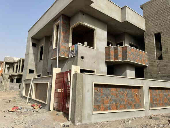 هيكل للبيـــع  بناء درجة أولى 

المساحــة : 300  متـــر  
الواجهـــة :    15متـــر 

تفاصيل هيكل 

تتكون من أربع مشتملات كل مشتمل مساحته ١٥٠ متر بناء درجة أولى مو تجاري يتكون المشتمل من مطبخ واستقبال وهول داخلي وصحيات ومخزن وغرفتين نوم وحدة منهم ماستر
بالإضافة المشتملات الجوا كل وحدة كراج على حده

 موقــع : حي الشرطة الجديد خلف هيا مول  

لمعرفة كافة الاسعار يمكنكم الانضمام الى قناة التلجرام عبر الرابط ادناه

‏
https://t.me/+DWeNb0_ZT8VjY2My

نستقــبل عروضاتكــم على الأرقـام التالـية

للإستفــسار

***********

***********
