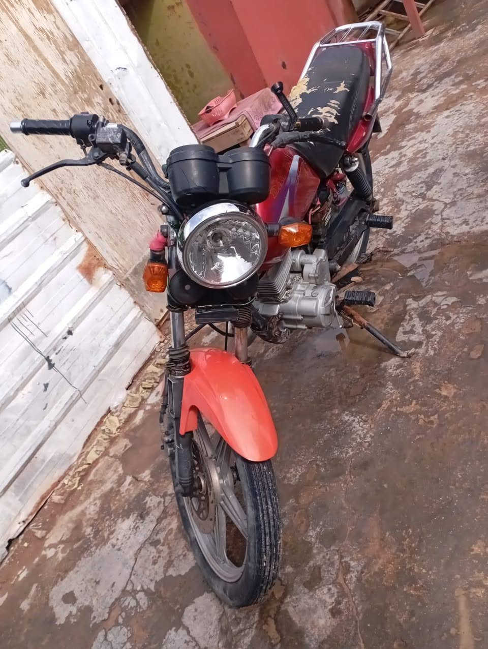 السلام عليكم مرخصه الادمن دراجه دايون عضم شاصي15
غراضها 20 اوراق اصولي 7 لون احمر مكينه مبدل بيها بس عصافير دراجه خير من الله سعر 650وبيها مجال للشراي مو شراي لتعبني مكاني كربلاء رقم*********** مامتواجد فيس
