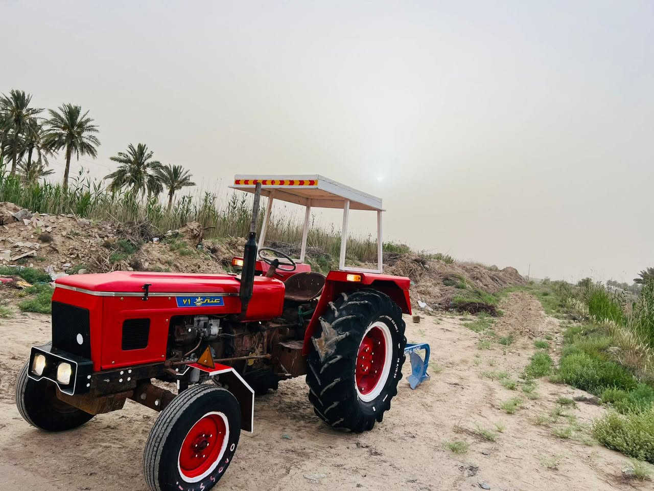 للبيع عنتر موديل 1889 مكينة جديدة لا تنقيص ولا تبخير كير ومحرك وأكسل وجهاز هودرليك مكفولات نكره سلف كهربائيات شغالة مكينة مال جناي خير من الله اي نقص ما بيه السعر4100 مليون المكان بابل قرب خط السريع جسر مشروع المسيب للاستفسار ***********
