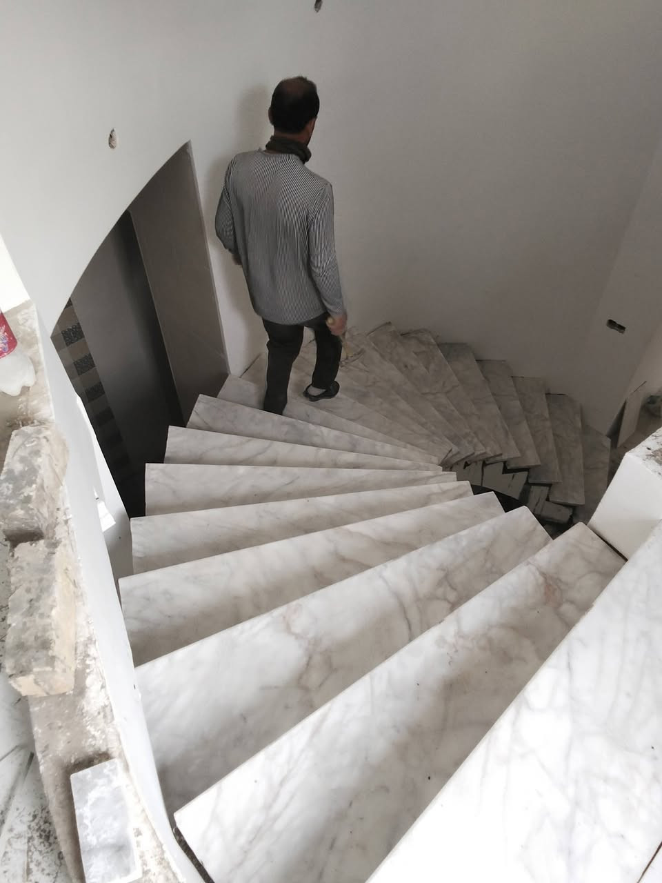 خلفه سيراميك ارضي وجداري شغل درجه اولى والشغل ايراني شغل تتريس///***********///
