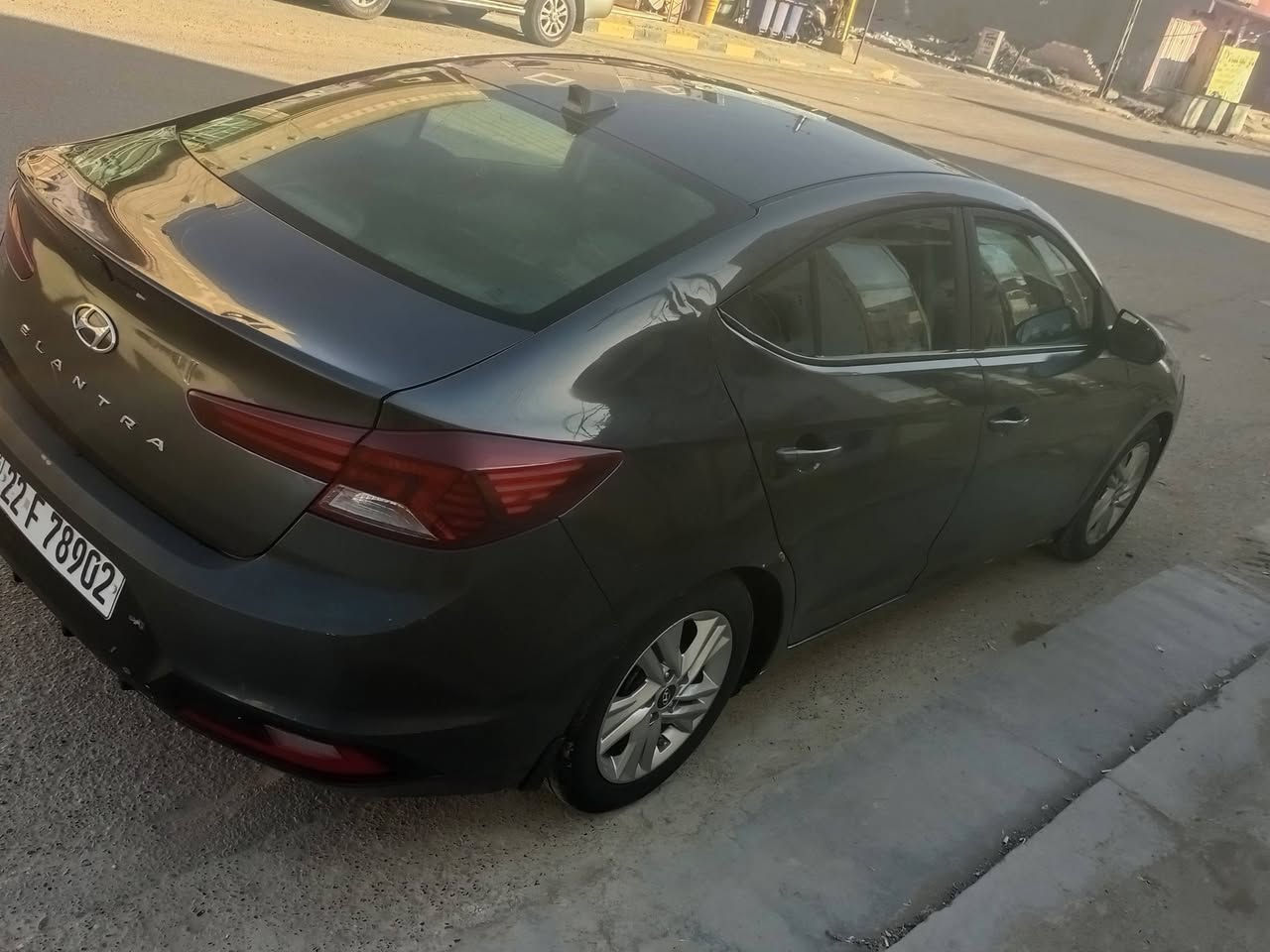 هونداي النترا  وارد امريكي
مـوديـل \ 2020
سونار مرفق بالمنشور 
مع صور الحادث 
شادلها منضومه غاز جديده ...
المـواصفات
ردرات جانبي امامي •
توقف ذاتي 
تحديد مسار•
ثلاث وضعيات قياده •
لايت زنون عالي ناصي زرع عدسات •
شاشه كبيره كامره دوره •
كروس سرعه.
مانع انزلاق• 
تحكم ستيرن جهتين •
شاشه صغيره للأعطال•
ويل كب •
-نضام البريك ABS •
4 دسك•
حساس لضغط الأطارات بالدشبول•
مكينه دوش 2000  
گير sft بلادي 
شواصي لغد كفاله 
ماشيه 99 الف ميل قابل للزياده 
رقم اربيل دولي 
سياره كل نقص مابيها 

السعر . $ 135 $ وبيهة مجال حك الجيه 
مكان السياره بغداد/هاتف *********** / ***********
غير متواجد فيس
