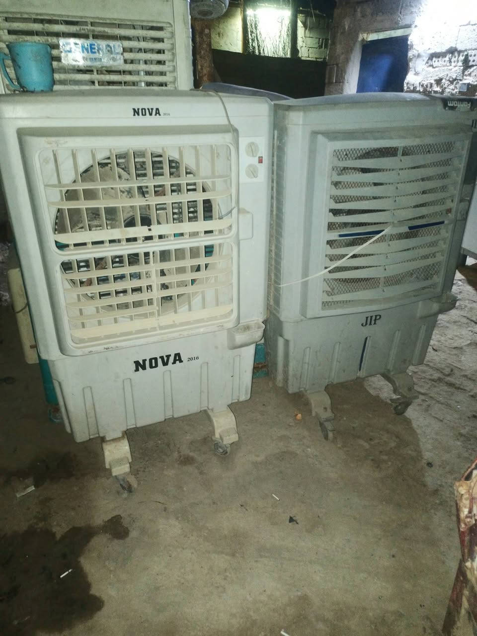 ثلاجات للبيع نضافه 80 بلميه سعر الزغيره 75 الف شرط الشغل معى ضمان شهر سعر الوسط 140الف شرط الشغل معى ضمان شهر سعر الجبيىره 225الف معى ضمان شهر 
مبردات السعر 60الف شرط الشغل جاي ابيع جوه السوك واني ادري بعد كم اسبوع يصير سعر المبرده 75الف والله لحكو قبل لايخلصن العنوان النهروان شارع المستشفى اول فرع ع يمنه وره المضمد سيد شاكر قرب مدرسه البنات وتسابي ***********
