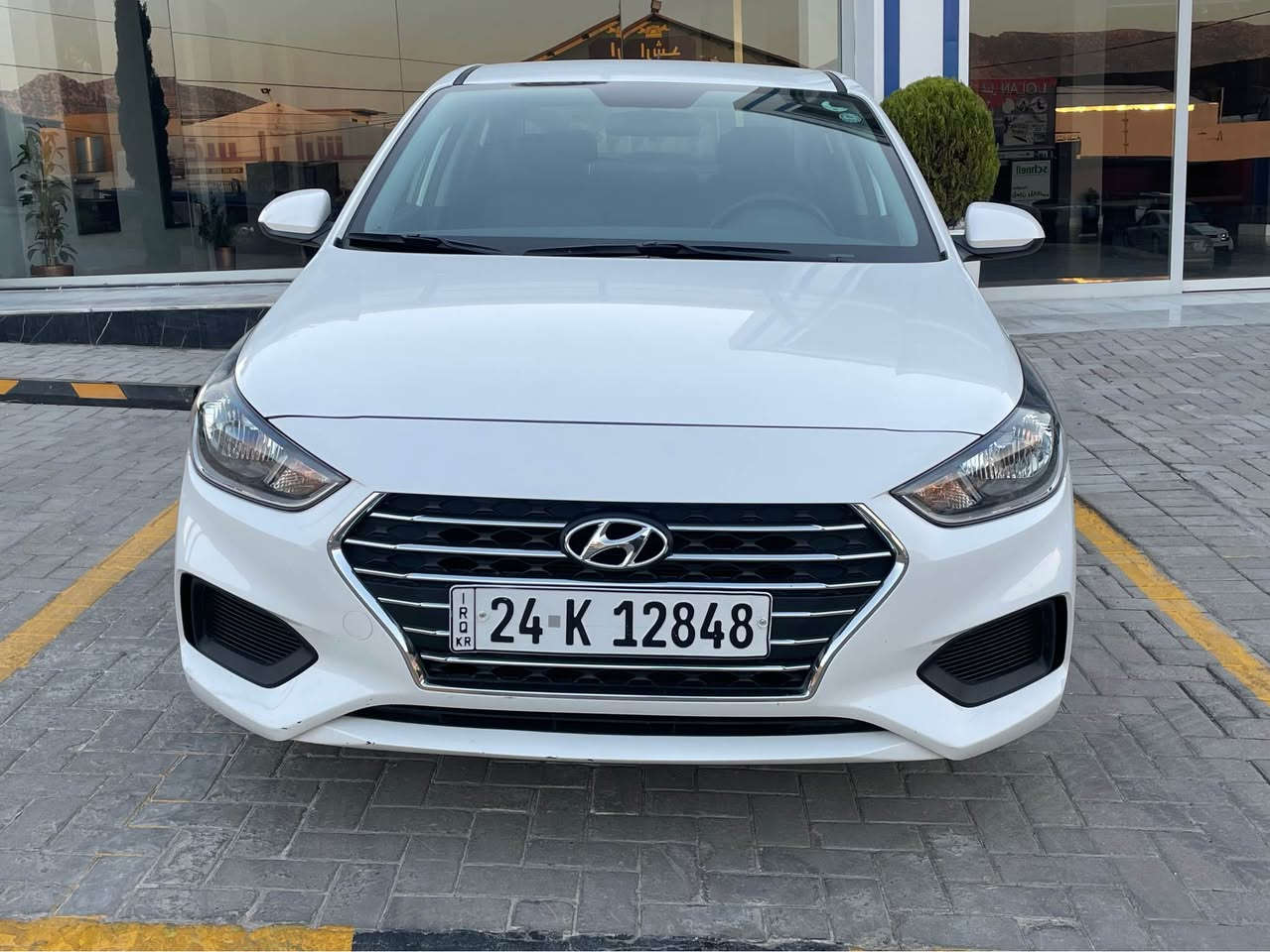 Hyundai accent 
موديل ٢٠٢٢
وارد امريكي 
ماشية ٤١ الف ميل
موصفات SE
رقم شاصي : 3KPC24A68NE172423
سيارة گير و محرك بشرط
سيارة بدون صبغ بيها فقط تعديل بارد بدون دواخل و إرباكات بشرط
سعر ١٢٠ $ و بيها مجال 
مكان سيارة دهوك 
للاستفسار : *********** دهوك, العراق
