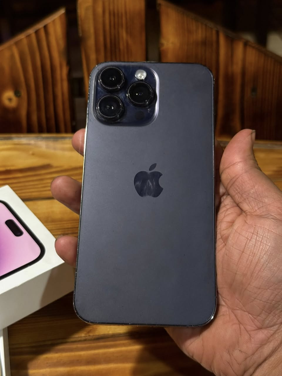 سلام عليكم شباب آيفون 14 بروماكس لون بنفسجي ذاكره 256
مبدل شاشه فيس إيدي شغال كارتونه مطابق
بطاريه 80جهاز نظيف 
600 وبي مجال 
الاستفسار الاتصال ع الرقم أو المراسله ***********
