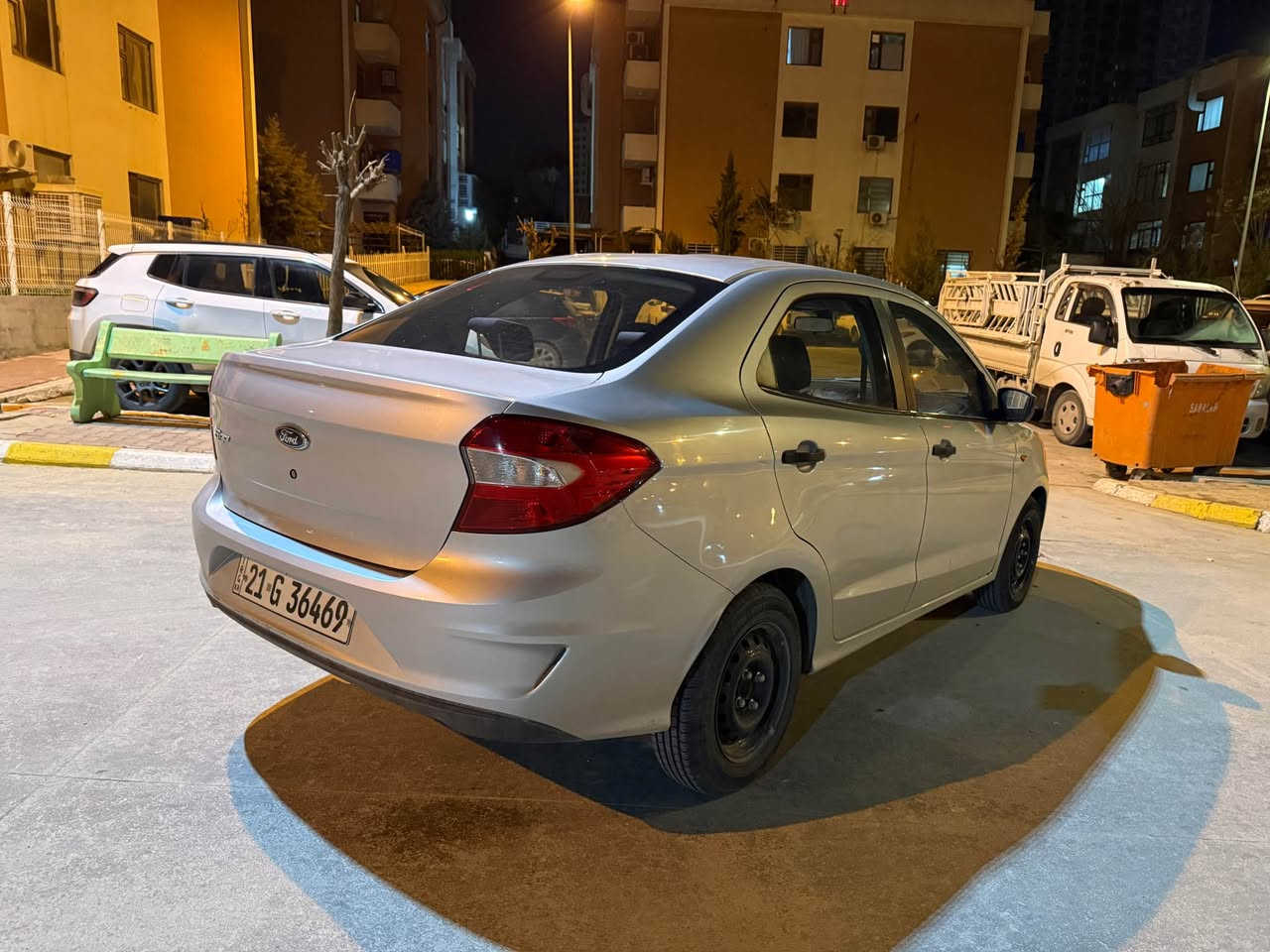 فۆرد فیگۆ ٢٠١٩ بێ بۆیاخ سلڤەر
سەنەوی تازەیەبتا کۆتای ٢٠٢٧
بێ بۆیاخ و بێ ساردە
مەکینەی نەکراوەتەوە بەشەرت
گێری نەکراوەتەوە بە شەری
لەسەر دەقی شەریکە ماوەتەوە
یەک دینار مەسرەفی تیا نیە ماڵی دۆستە
نرخی ٨٩ گەلا و مەعامەلەی برایانە
***********
*********** السليمانية, العراق
