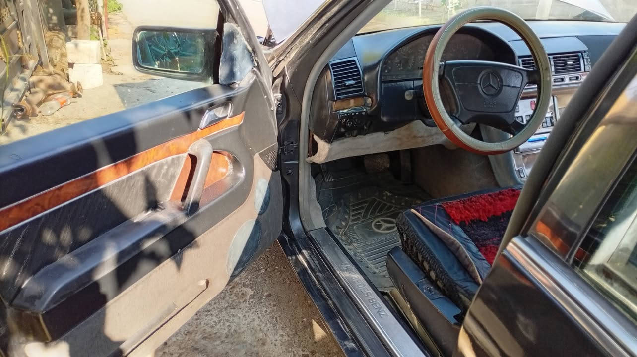 مارسدس شبح موديل 98
السعر 45 وبيها مجال 
محوره فيفتي 
بأسمي تحويل مباشر
رقم الهاتف ***********
