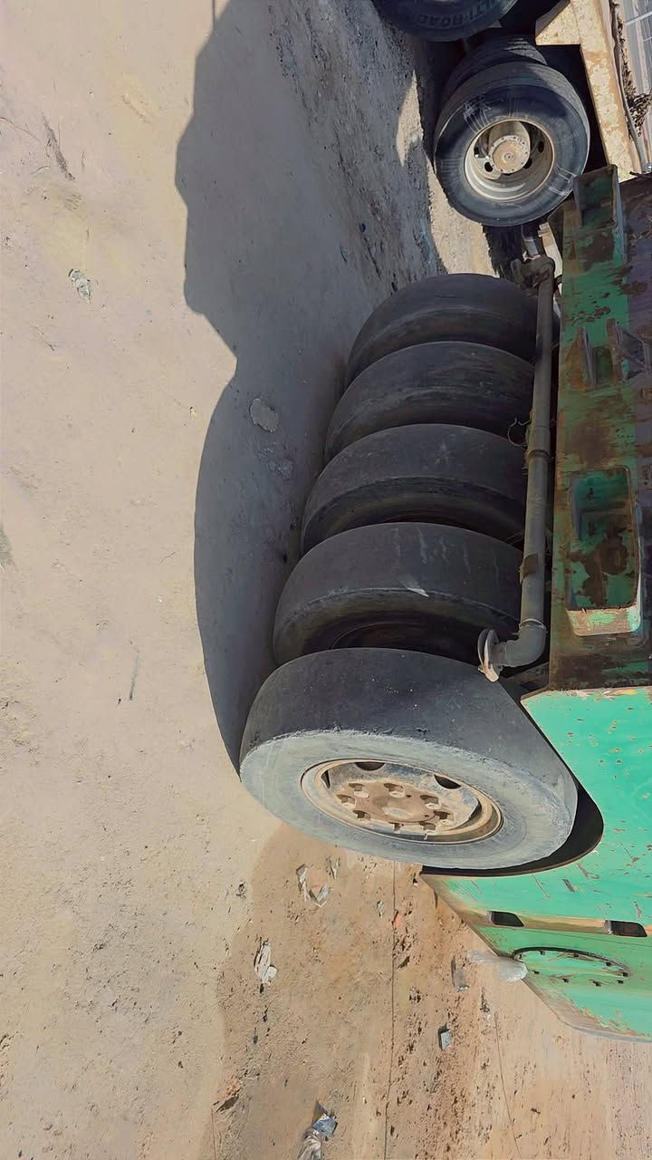 سلام عليكم حادله لبيع تاير رفيع لرقم ***********
