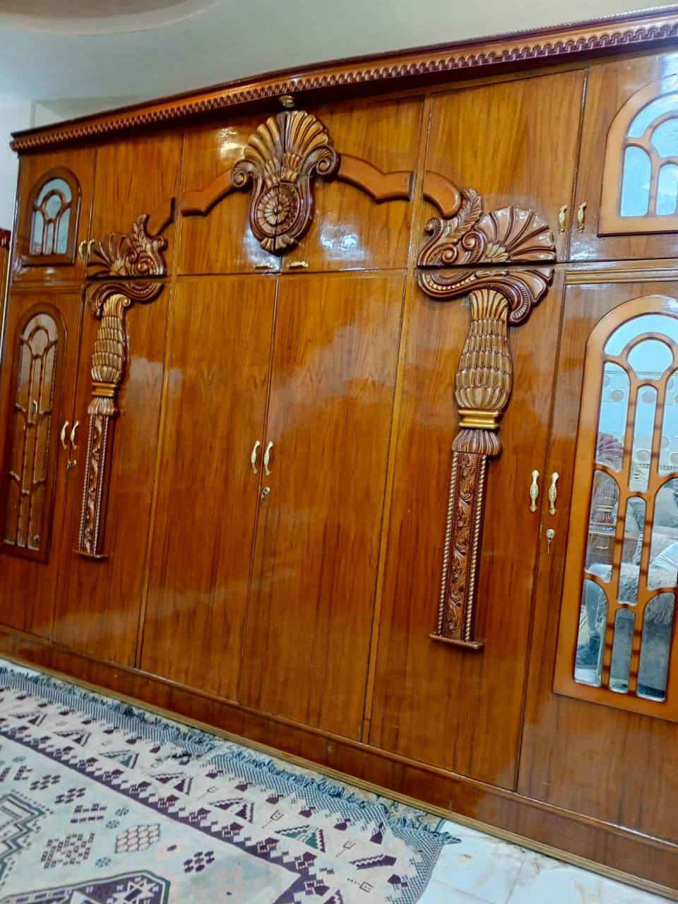 700غرفه ست ابواب صاج داخل وخارج تزكام نضيفه جدا  زاويه كنتوريه بغداد الحسينيه مال الراشديه وعندي توصيل ***********
