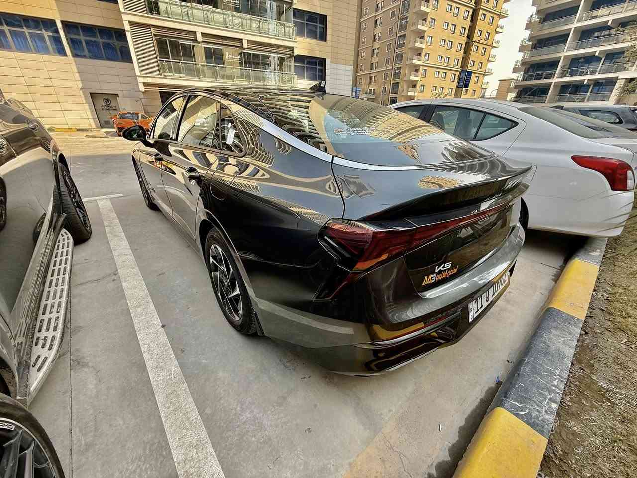للبيع كي فايف 2025 K5 هايبرد ✅
خليجي وكالة نم
اللون رصاصي
موديل 2025
ماشية 9000 km
كامل مواصفات
بانوراما
كراسي جلد تدفئة
جنطة كهرباء
كراسي ميموري
كير ماوس
مقود جلد
ومواصفات كثيرة اخرى
السيارة لا تزال بوضع الزيرو 
السعر 235$  
مكان بغداد المنصور
 رقم تلفون ***********
