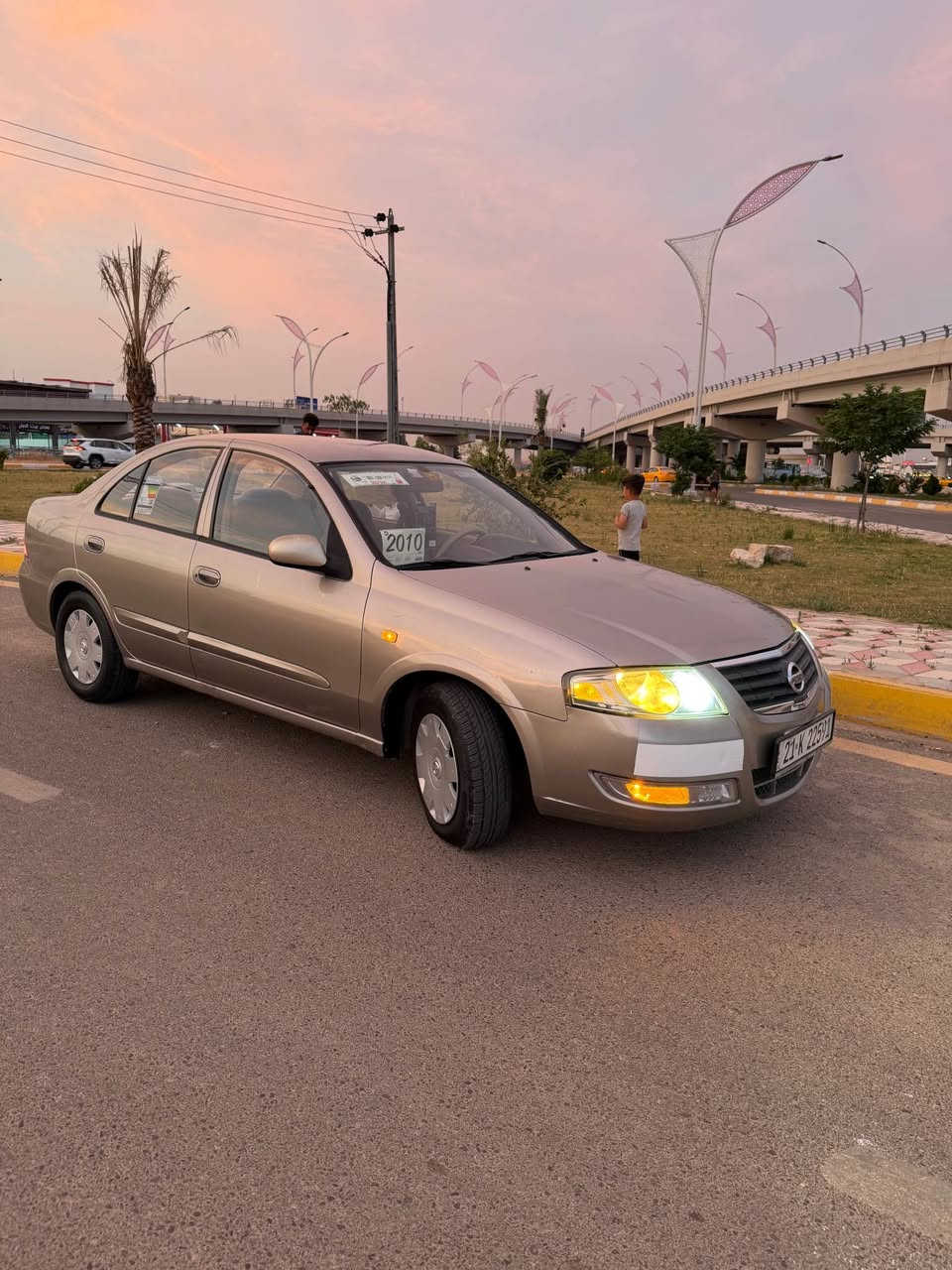 ‏نيسان موديل 2010 كير اتمتيك بدون صبغ بدون ضربة سنويه جديد لحد 29 بي دفتر بنزين ⛽️ تبريد ثلج كير مكينه شرط سياره جهز سعر 92 بي مجل كركوك  شراي خابر *********** كركوك, العراق

