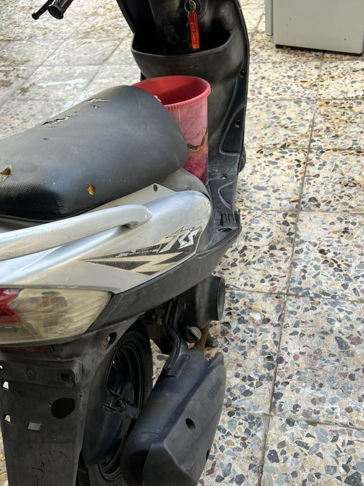 السلام عليكم للبيع دراجه ماكس عدله بلادي كلشي شغال مكينه 49 بلادي مختم مكاني مدينه الصدر سعره 600بيه مجال قليل ***********
