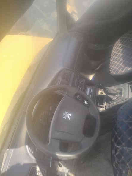 السلام عليكم 
تفصيخ بيجو روى ..... شتحتاج ابيعلك 
مكاني بغداد جسر ديالى الجديد بالحي الصناعي 
***********
***********
