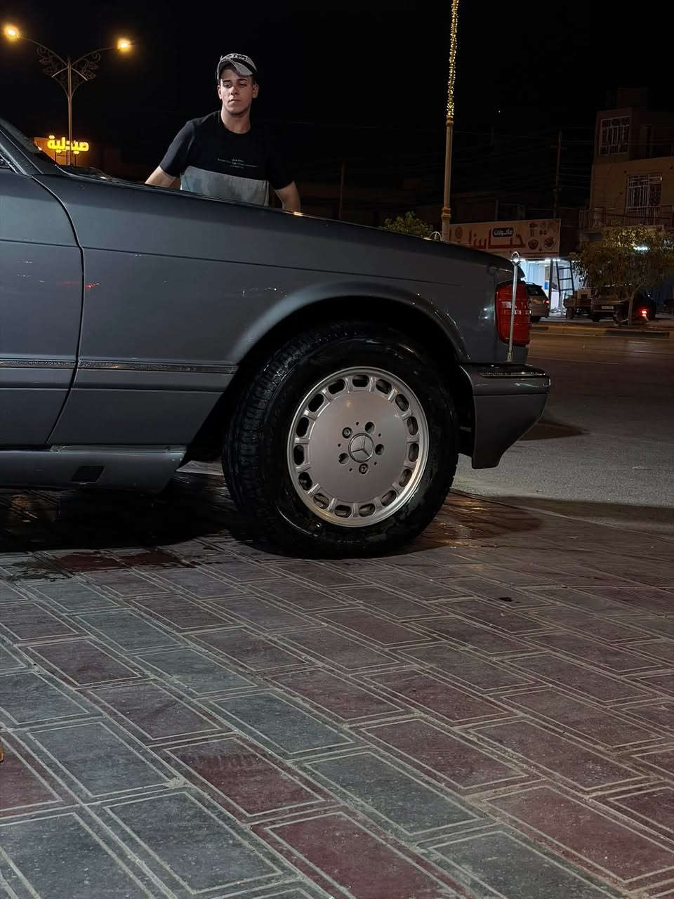 مارسدس موديل 1987
لون رصاصي رقم بغداد  انكليزي  جديد جامبو باب قصير 
تبريد توني شاد منضومه جديده  تبريدك ثلج شرط الفحص ونطيك غراض تبريده القديم موجود 
تخم تاير جديد  نقصه بوليش فقط 
مكانه كربلاء  السعر 165$وبيه مجال كلش قليل مراوس هم اراوس عادي 
***********
